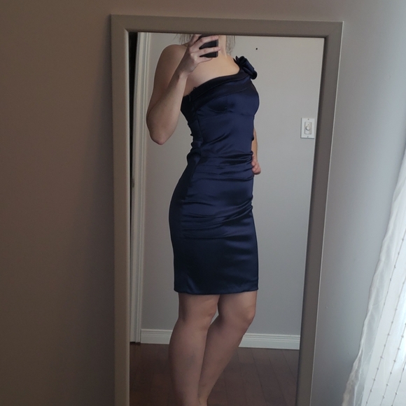 Worn once! Le chateau- Formal dress NWOT - Picture 2 of 16